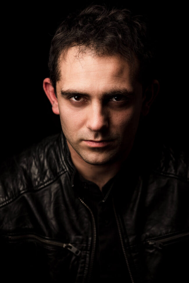 Personal branding portrait - White and Black - Asti